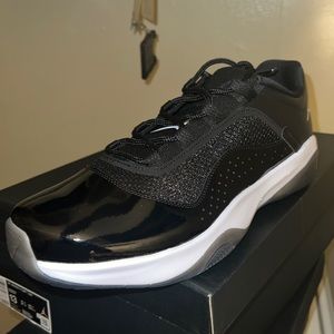 Air Jordan 11 CMFT LOW